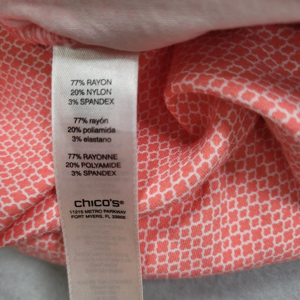 Chicos‎ Perfect Stretch Shorts Womens 2.5 Pink White Geometric Pull On Bermuda
